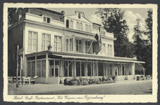 17654 Gezicht op de voorgevel van het hotel Het Wapen van Rijsenburg (Hoofdstraat 93) te Driebergen-Rijsenburg.